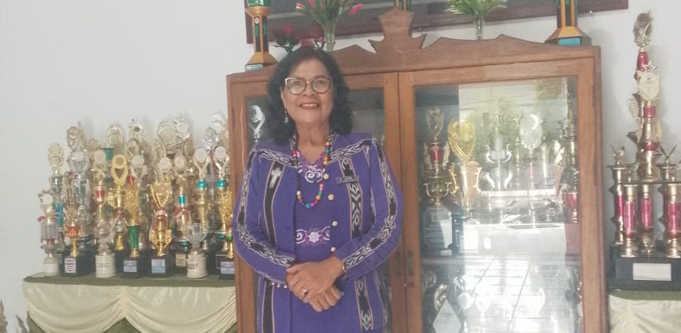 Kepala SMA Negeri 10 Kepulauan Tanimbar berbakti kepada generasi penerus bangsa